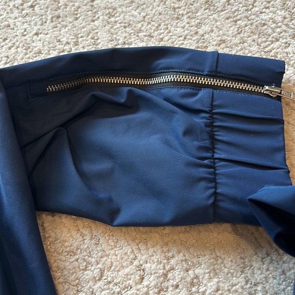 Zyia Zip Ankle Jogger - Picture 3 of 3